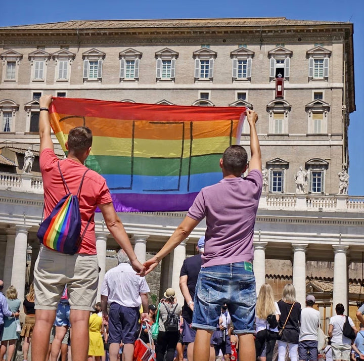 POLISH LGBTQ COUPLE TRY TO SPEAK TO POPE